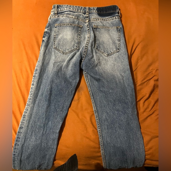 💥4/$20 H&M womens/juniors. Size 8 jeans. Worn twice. Great condition. - Picture 2 of 6